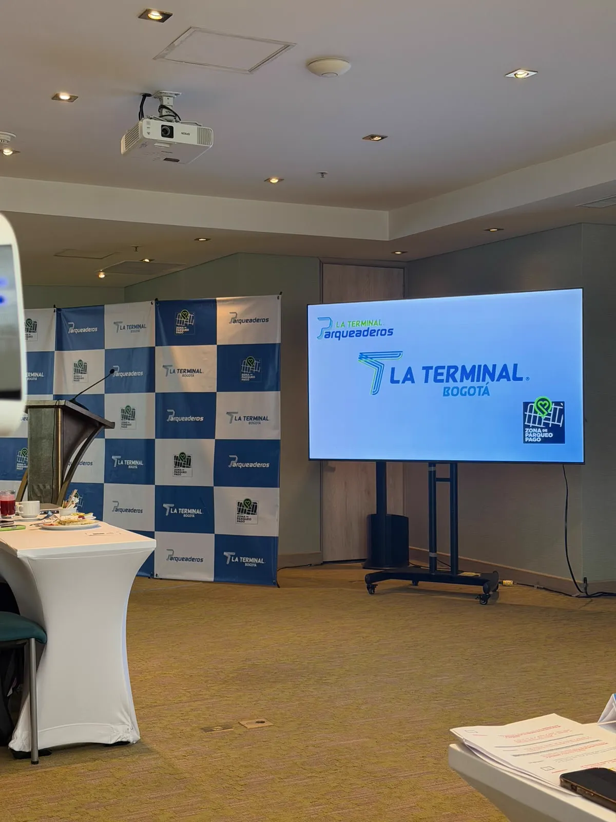 Asamblea de La Terminal Bogotá: montaje con su marca. CLICK, logística y votación electrónica para asambleas.